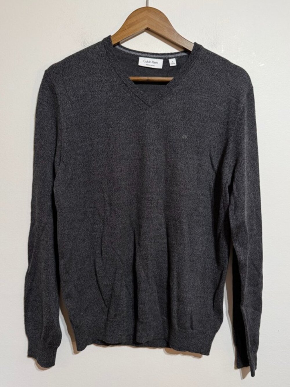 NWT Calvin Klein Merino Wool V-Neck Sweater, Medium